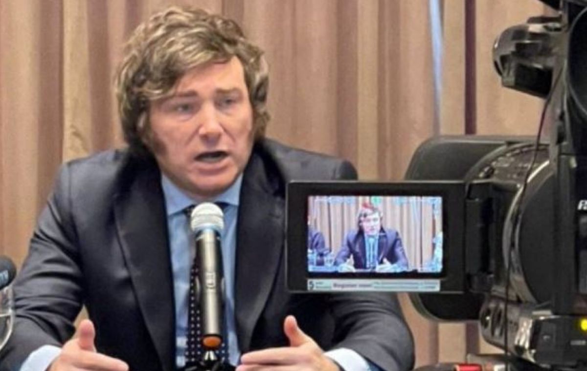 Primera cadena nacional en el gobierno de Milei para anunciar detalles del DNU. Primera cadena nacional en el gobierno de Milei para anunciar detalles del DNU.