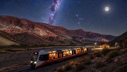 El Tren Solar jujeño ofrece una experiencia increíble en la noche andina. Foto: Tren Solar