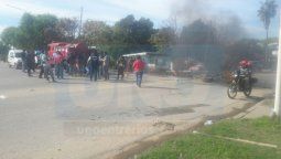 Vecinos cortaron calle Larramendi en reclamo de obras para el barrio Humito