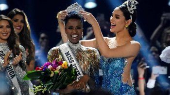 El orgullo y la lucha de una mujer negra y africana: Zozibini Tunzi, la nueva Miss Universo 2019