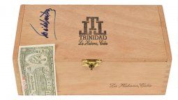 Subastan una caja de puros de la colección personal de Fidel Castro