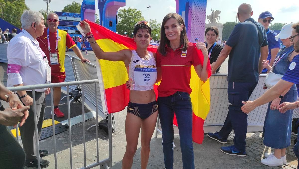 María Pérez y la Reina Letizia. María Pérez y la Reina Letizia.