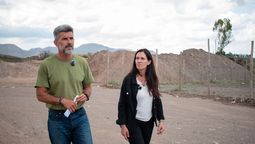 El intendente de la Ciudad de Mendoza supervisó los avances de la obra del futuro barrio San Agustín, que va por sus primeras 56 viviendas El intendente de la Ciudad de Mendoza supervisó los avances de la obra del futuro barrio San Agustín, que va por sus primeras 56 viviendas