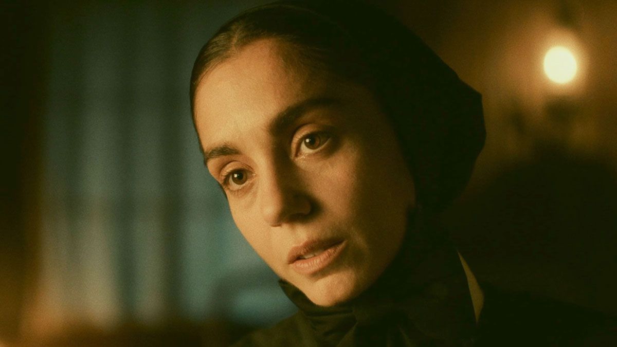 La actriz Cristiana DellAnna interpreta a la Madre Francesca Cabrini en la película de Netflix.