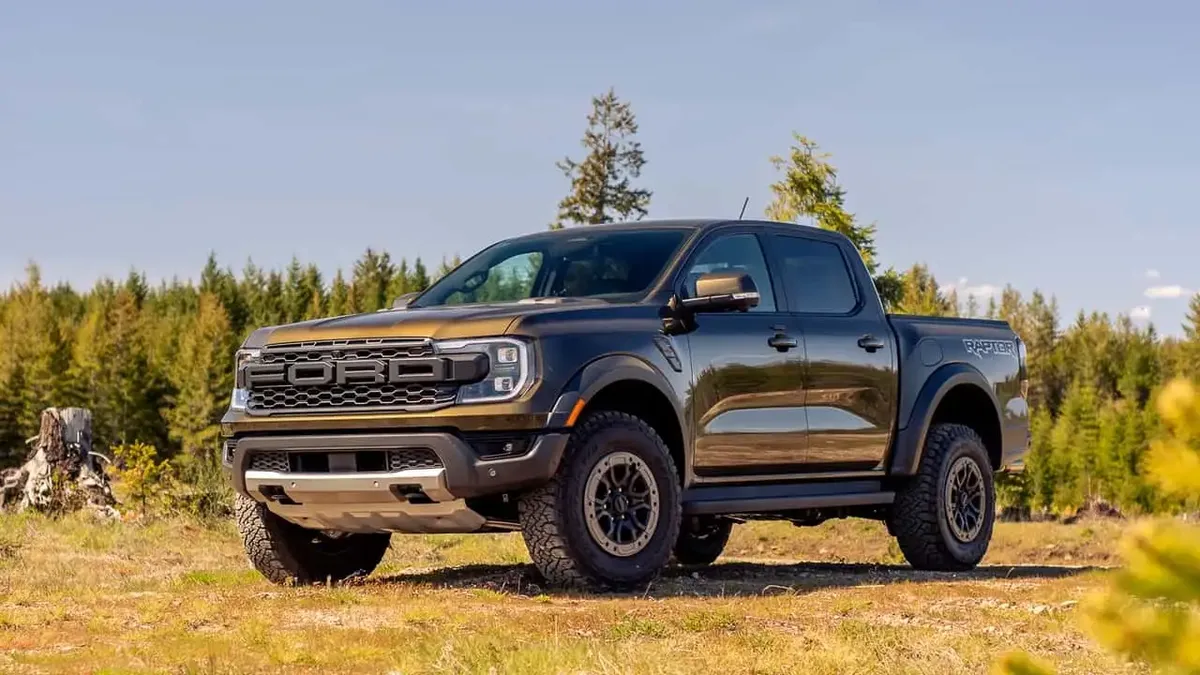 La Ford Ranger Raptor tiene un diseño agresivo. La Ford Ranger Raptor tiene un diseño agresivo.