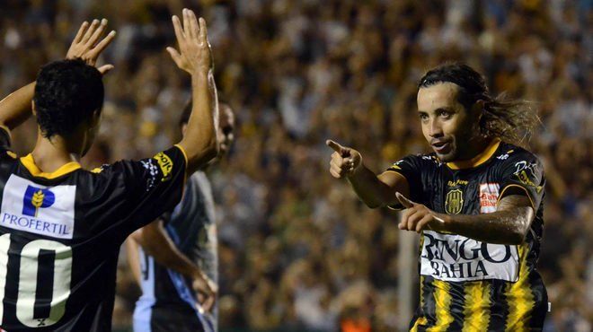 Olimpo le ganó a Lanús y el Tomba cayó en zona de descenso