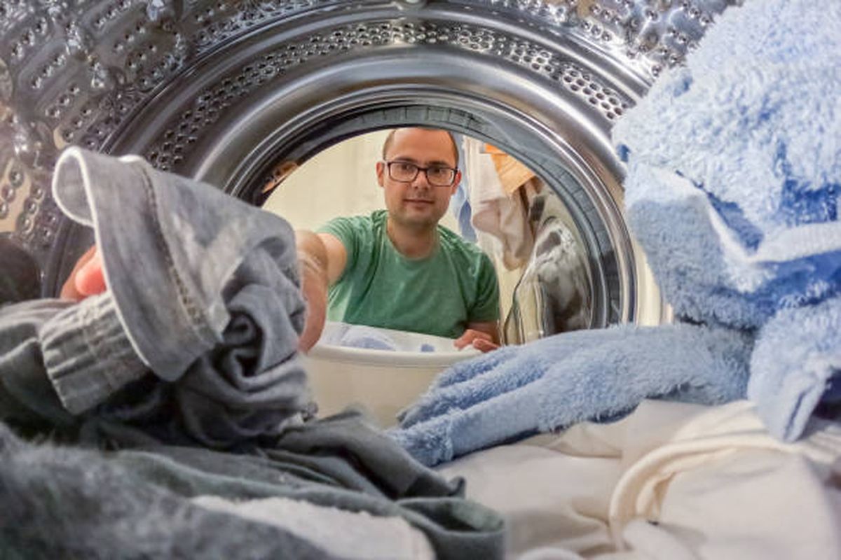 Consigue que tus prendas queden secas con este simple truco. Consigue que tus prendas queden secas con este simple truco.