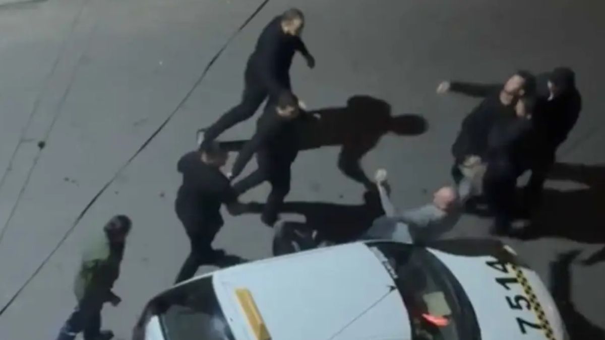 Un hombre de 34 años se encuentra internado en estado delicado luego de ser brutalmente golpeado por seis patovicas de un boliche Un hombre de 34 años se encuentra internado en estado delicado luego de ser brutalmente golpeado por seis patovicas de un boliche