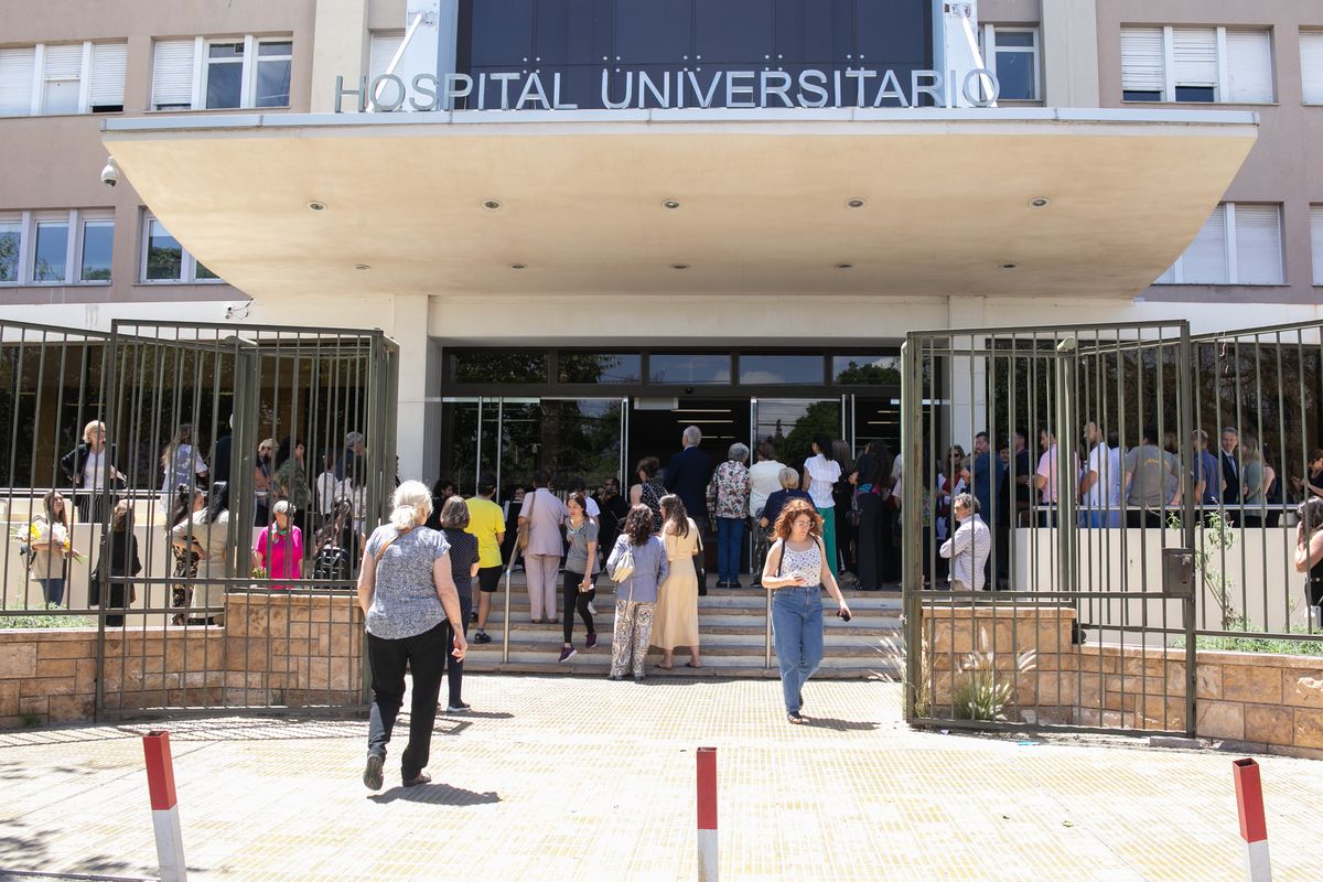El Hospital Universitario ahora lleva el nombre Doctora María Victoria Gómez de Erice. El Hospital Universitario ahora lleva el nombre Doctora María Victoria Gómez de Erice.