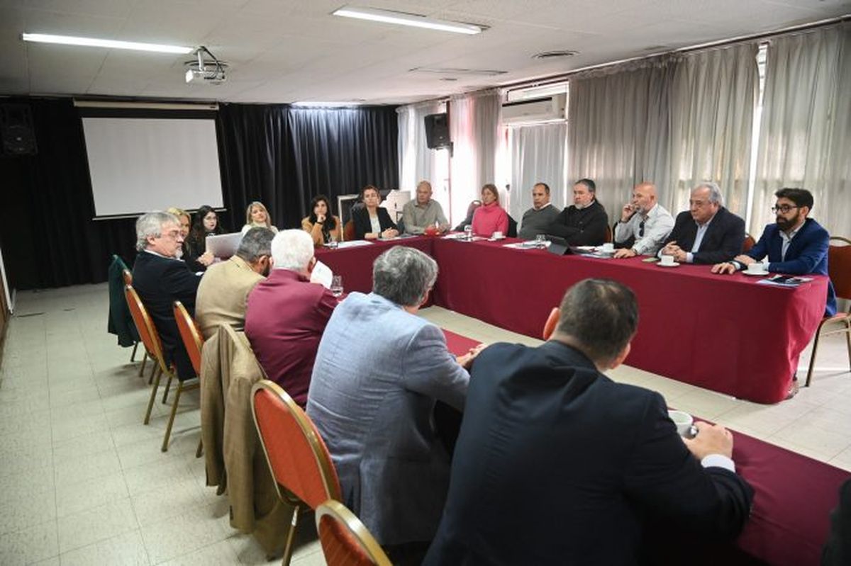 Representantes de diversas entidades turísticas formaron el Consejo Consultivo de la Actividad Privada Representantes de diversas entidades turísticas formaron el Consejo Consultivo de la Actividad Privada