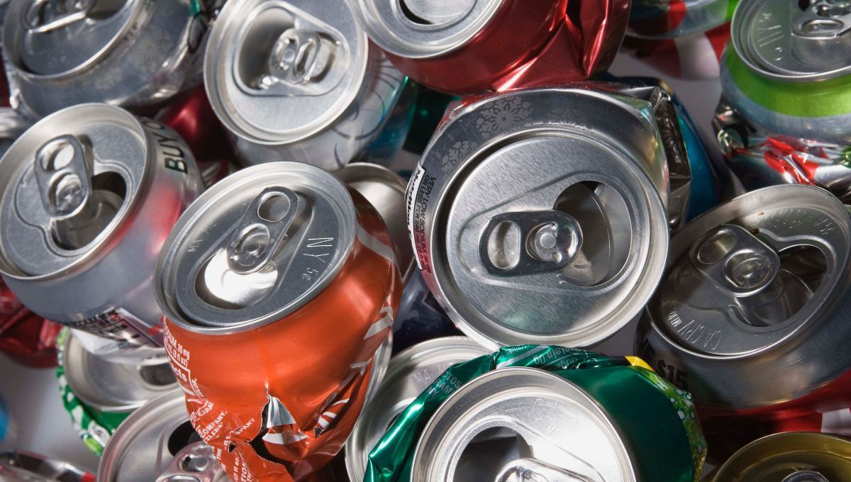 Debido al considerable ahorro producido durante el reciclado y a la sencillez del proceso, el aluminio se empezó a reciclar muy pronto y hoy en día es una actividad normal, técnicamente resuelta y rentable. Debido al considerable ahorro producido durante el reciclado y a la sencillez del proceso, el aluminio se empezó a reciclar muy pronto y hoy en día es una actividad normal, técnicamente resuelta y rentable.