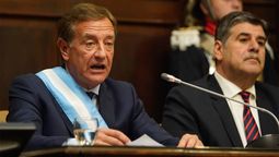 Rodolfo Suarez se emocionó en su último discurso anual en la Legislatura provincial.
