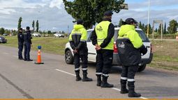 Controles en los laterales del Acceso Sur, a la altura de Luján de Cuyo.