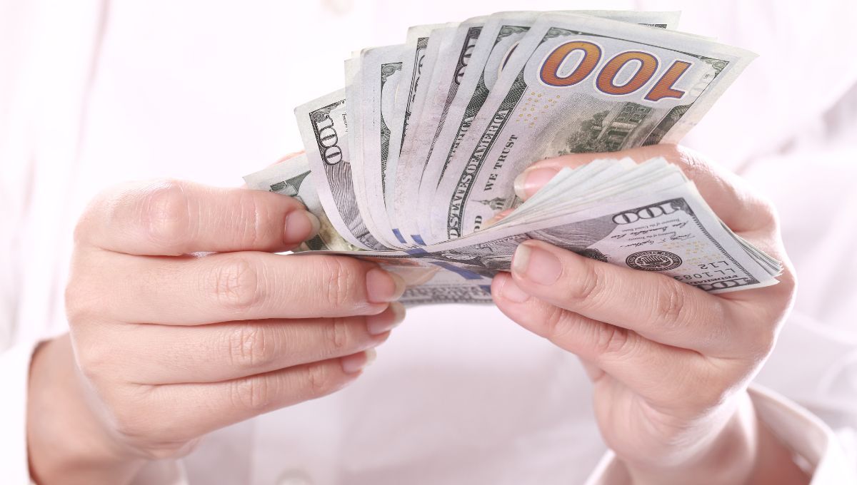 New York da 330 dólares a personas con bajos ingresos. New York da 330 dólares a personas con bajos ingresos.