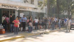 Reclaman por largas colas para colocarse la vacuna contra la fiebre amarilla