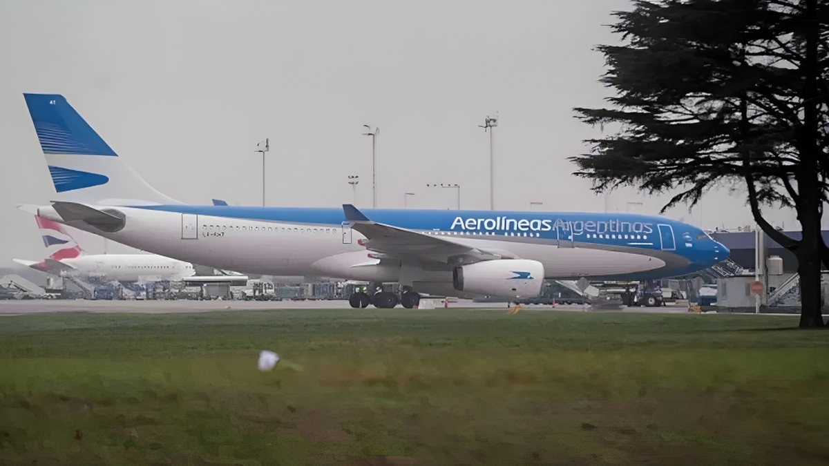 No se sabe aún si habrá recorte de personal en Aerolíneas. No se sabe aún si habrá recorte de personal en Aerolíneas.