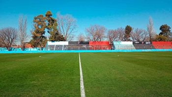 Escándalo en el fútbol argentino: un club del ascenso suspendió a un DT tras la denuncia de un juvenil