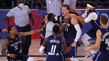 Luka Doncic logró una de las jugadas más celebradas en la NBA