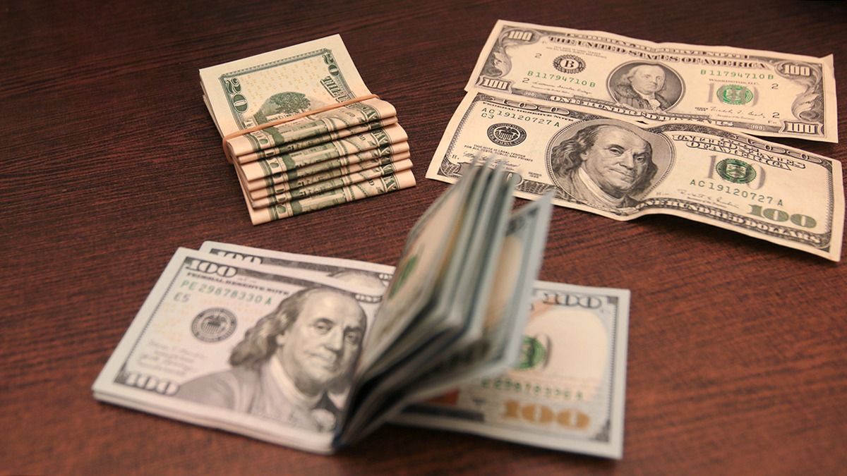 Cotización del dólar en Mendoza: el blue cerró a 294 pesos y alcanzó un nuevo récord en el año.