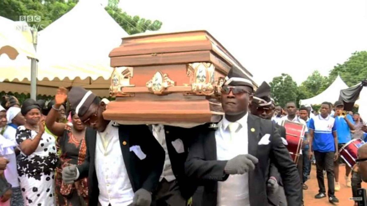 En este país el fallecimiento se celebra. En este país el fallecimiento se celebra.