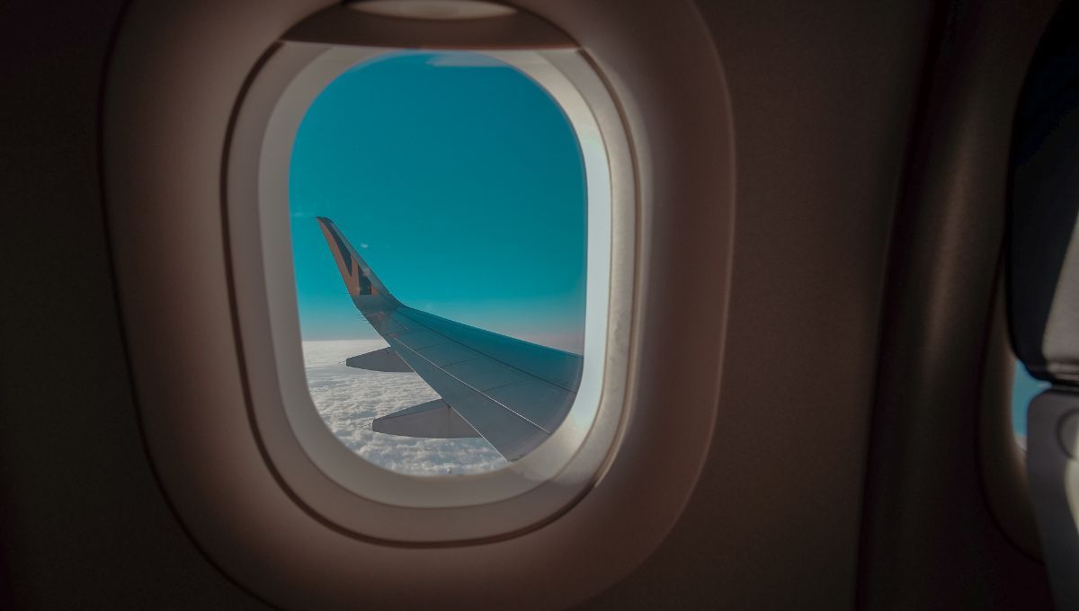 ¿Por qué las ventanas de los aviones son redondas y no cuadradas?