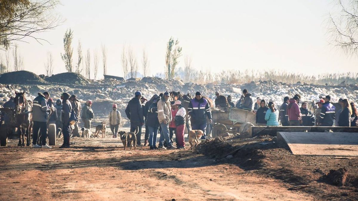 El basural a cielo abierto en Puente de Hierro. El basural a cielo abierto en Puente de Hierro.