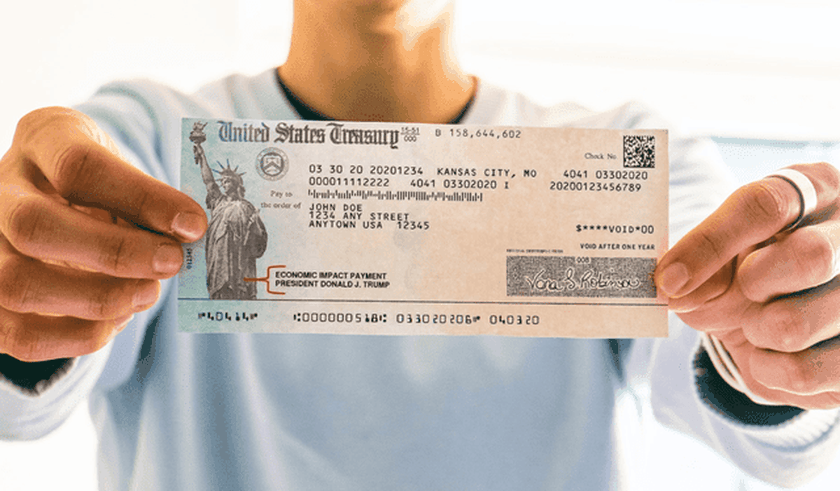 En comparación, la ciudad de Nueva York por sí sola tiene una población de 8 millones. En comparación, la ciudad de Nueva York por sí sola tiene una población de 8 millones.