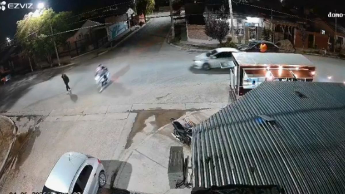 Video: así actuaron sicarios que cometieron el crimen de un joven en un puesto de comidas