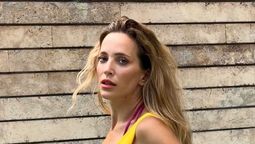 Luisana Lopilato se suma al rosa empolvado furor en clave calzas ultra XS y tricolor