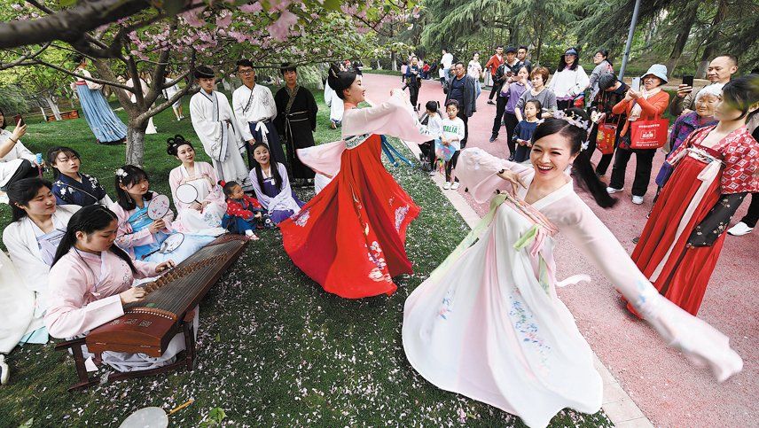 Fiebre por la compra de prendas tradicionales