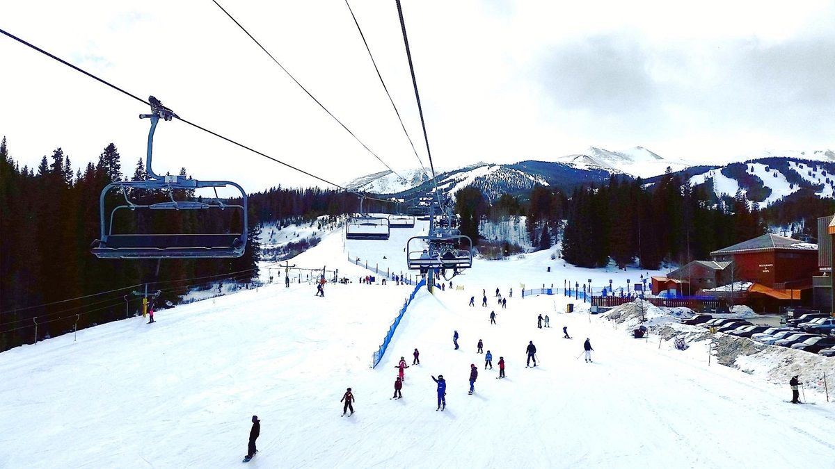 Breckenridge tiene una de las telesillas más altas de América del Norte. Breckenridge tiene una de las telesillas más altas de América del Norte.