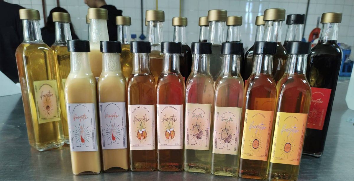 Las creaciones premiadas por exigentes paladares en el Concurso de Licores que se realizó en Lavalle. Las creaciones premiadas por exigentes paladares en el Concurso de Licores que se realizó en Lavalle.