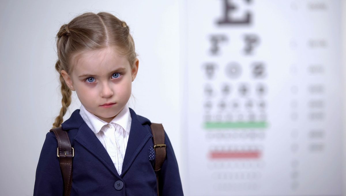 Un control adecuado de la miopía no sólo busca frenar la progresión, sino también detectar con tiempo problemas asociados y que puedan ser más graves. Un control adecuado de la miopía no sólo busca frenar la progresión, sino también detectar con tiempo problemas asociados y que puedan ser más graves.