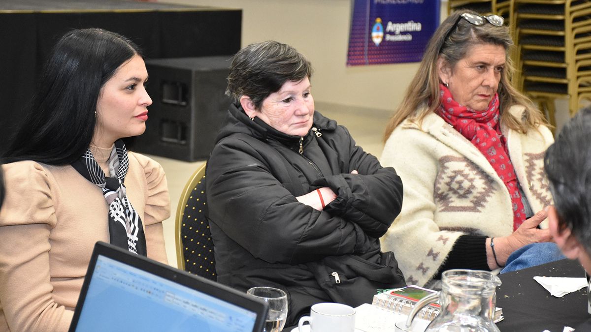 Flor Destéfanis acordó con los representantes sindicales un aumento salarial extra para los empleados de planta permanente y temporaria del 15%.