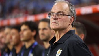 Del enojo por una insólita pregunta a la autocrítica: qué dijo Marcelo Bielsa tras el empate de Uruguay en el debut Del enojo por una insólita pregunta a la autocrítica: qué dijo Marcelo Bielsa tras el empate de Uruguay en el debut