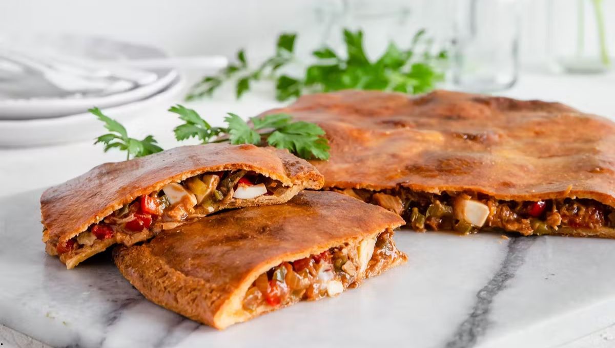 Ni la temperatura del horno ni el relleno: el truco para que la empanada gallega salga perfecta.