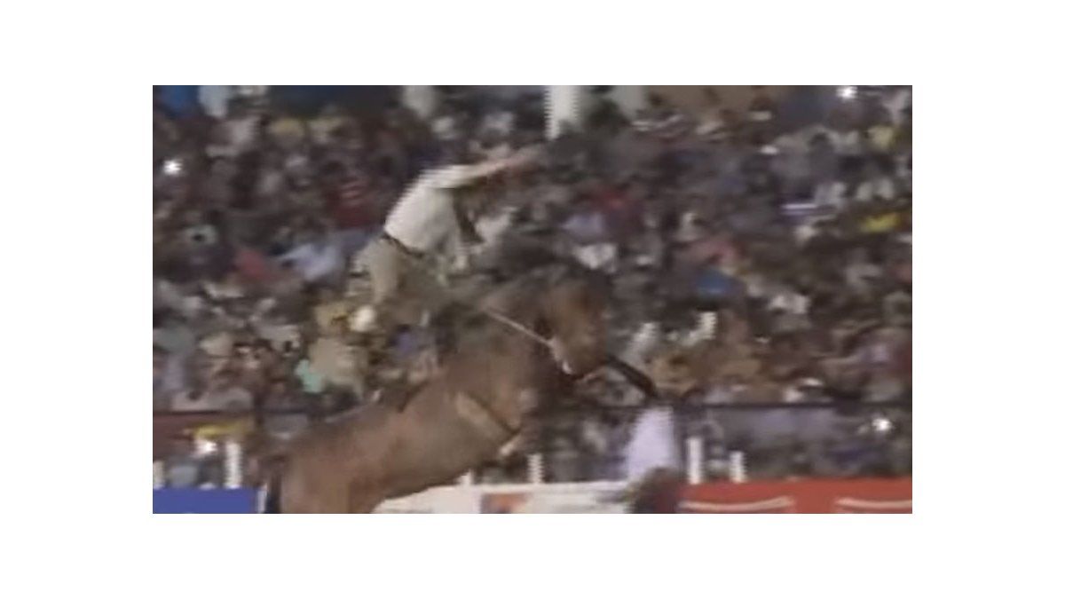 Estremecedor Nuevo Video Del Momento En El Que El Jinete Es Aplastado Por Su Caballo En Jesús María 6629