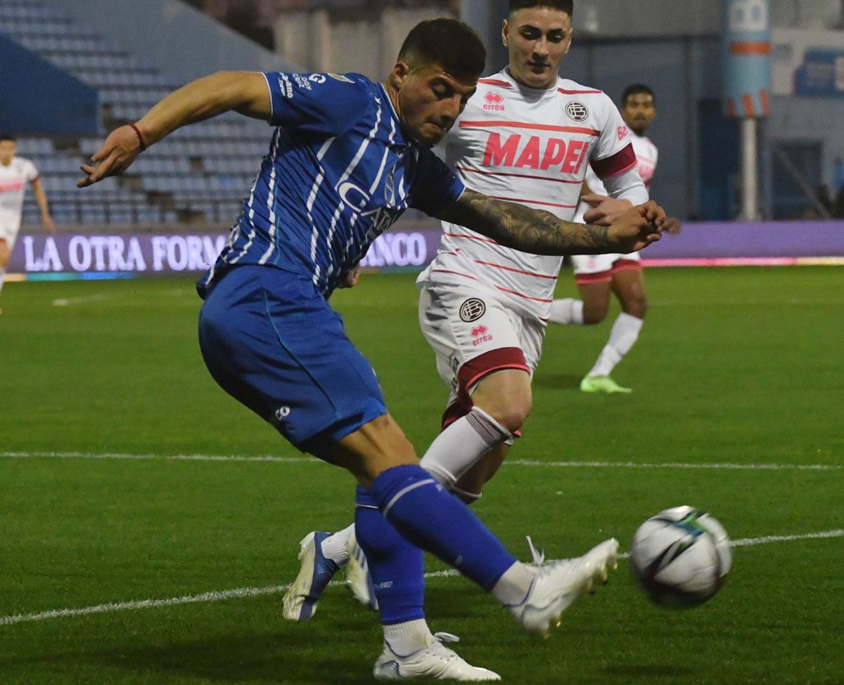 Godoy Cruz lo dio vuelta ante Lanús para meterse en octavos de final