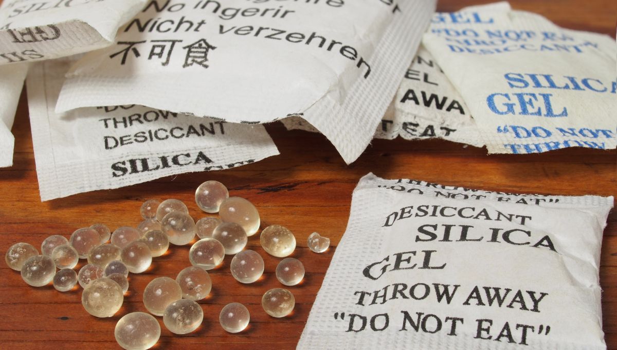 Qué otros usos le podés dar a las bolsitas de gel que vienen en la ropa y en diversos productos