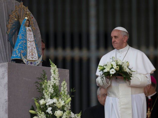 En su sexto día en Río, Francisco con los obispos y sacerdotes del mundo