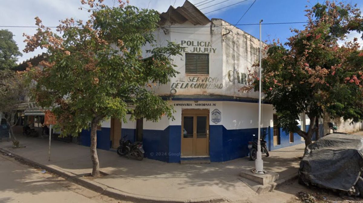 Policías infieles. Una mujer descubrió a su marido policía con una compañera.