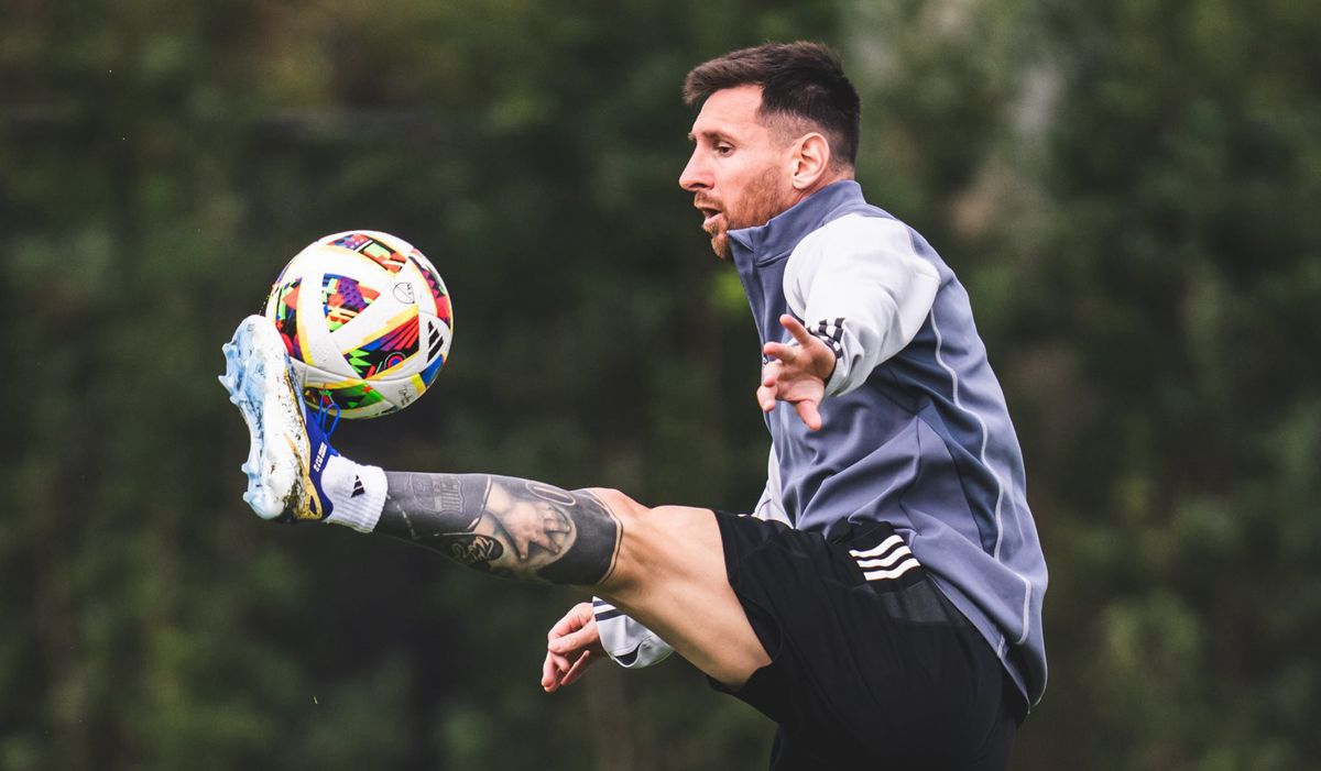 Messi se entrenó y será titular este jueves