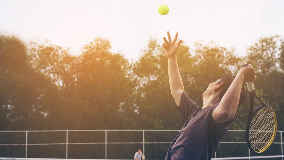 El tenis se encuentra en primer lugar y es el deporte que más ayuda a bajar de peso El tenis se encuentra en primer lugar y es el deporte que más ayuda a bajar de peso