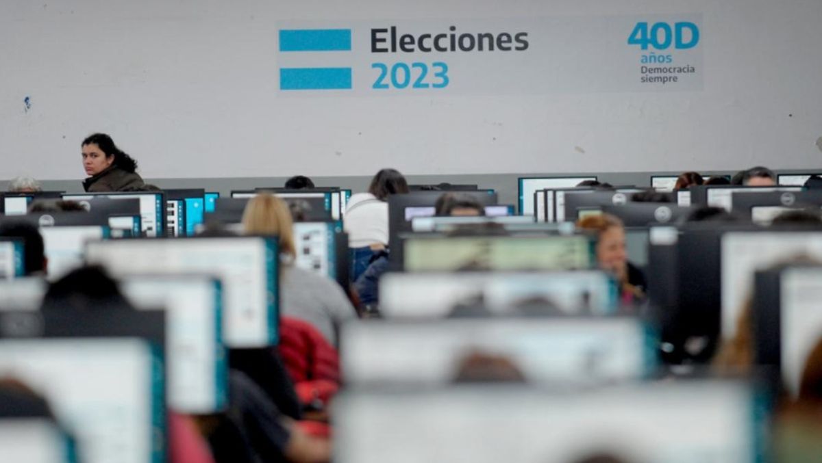 Seguí los resultados de las elecciones 2023. Sergio Massa, Javier Milei y Patricia Bullrich se dirimen el ingreso al balotaje.
