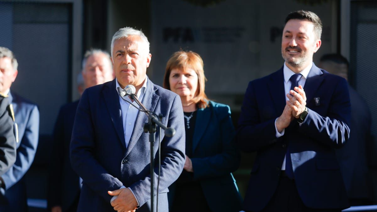 Cornejo y Petri, en uno de los últimos actos oficiales con funcionarios de Nación en Mendoza. Cornejo y Petri, en uno de los últimos actos oficiales con funcionarios de Nación en Mendoza.