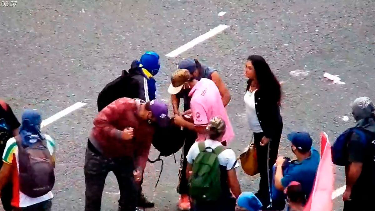 Identificaron a ocho sospechosos de haber arrojado las piedras que causaron destrozos en el despacho de la Vicepresidenta﻿.