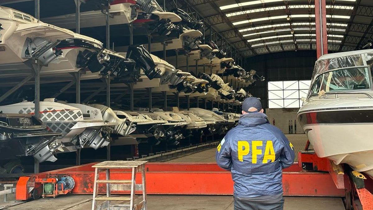 En los allanamientos realizados en Buenos Aires encontraron todo tipo de elementos involucrados en el lavado de dinero. En los allanamientos realizados en Buenos Aires encontraron todo tipo de elementos involucrados en el lavado de dinero.