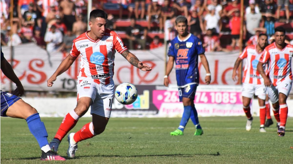Iván Leszczuk marcó dos goles en el triunfazo por 3 a 1 ante Unión de Villa Krause.