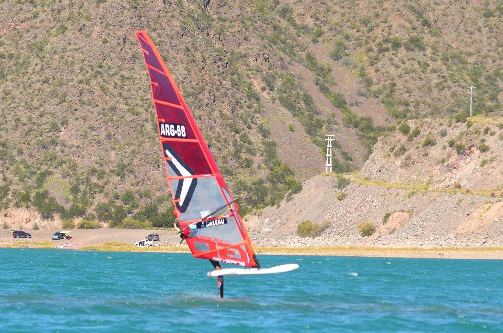 Hubo vientos de hasta 18 nudos durante las regatas realizadas en el Dique Potrerillos. (Gentileza @gzaporta)