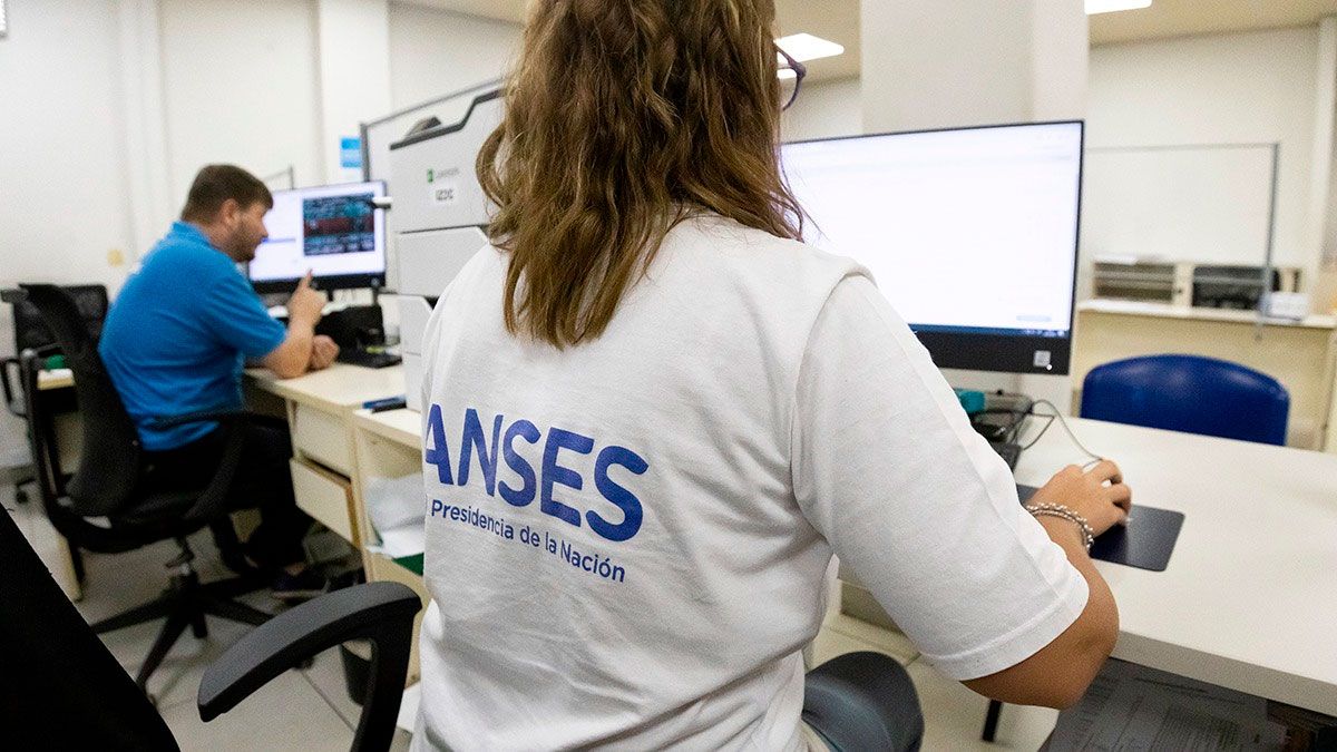 ANSES: Quiénes Cobran Este Jueves 11 De Abril 2024